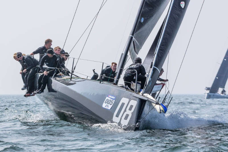 Rán Come Back in Poole Bay - FAST40+ Race Circuit - Round Two